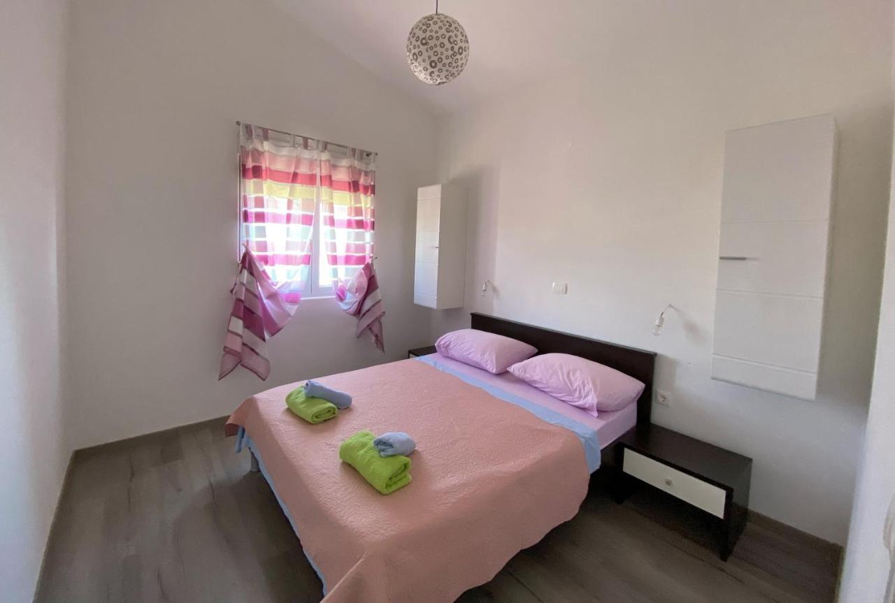 Apartments With A Parking Space Maslenica, Novigrad - 12636 Jasenice  Exterior foto
